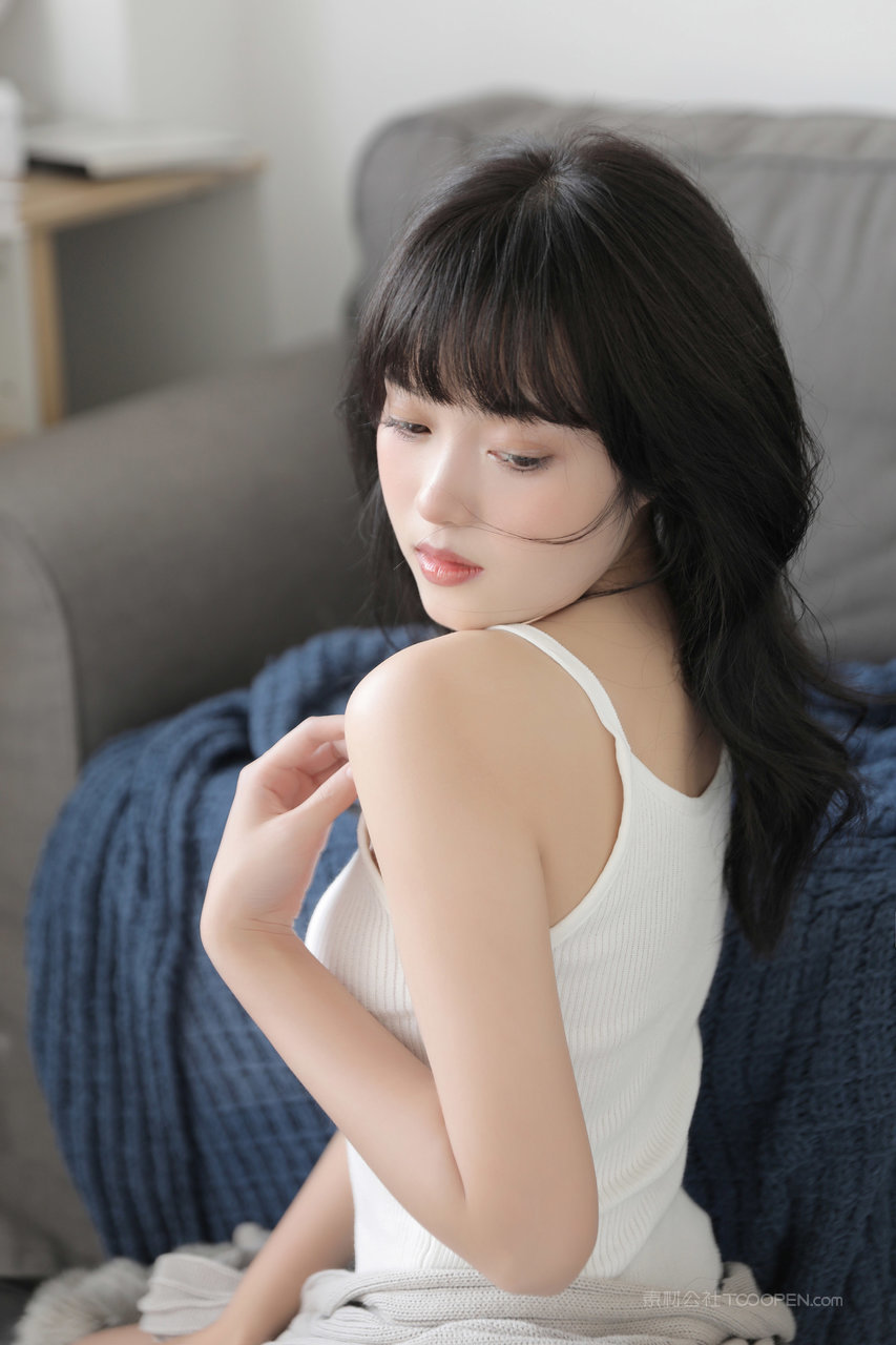 优模网清纯女孩私拍写真套图