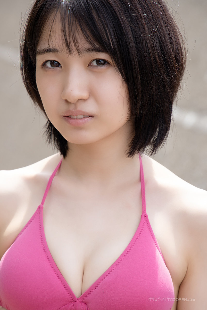 优优日本粉嫩美女3J伦理比基尼写真图