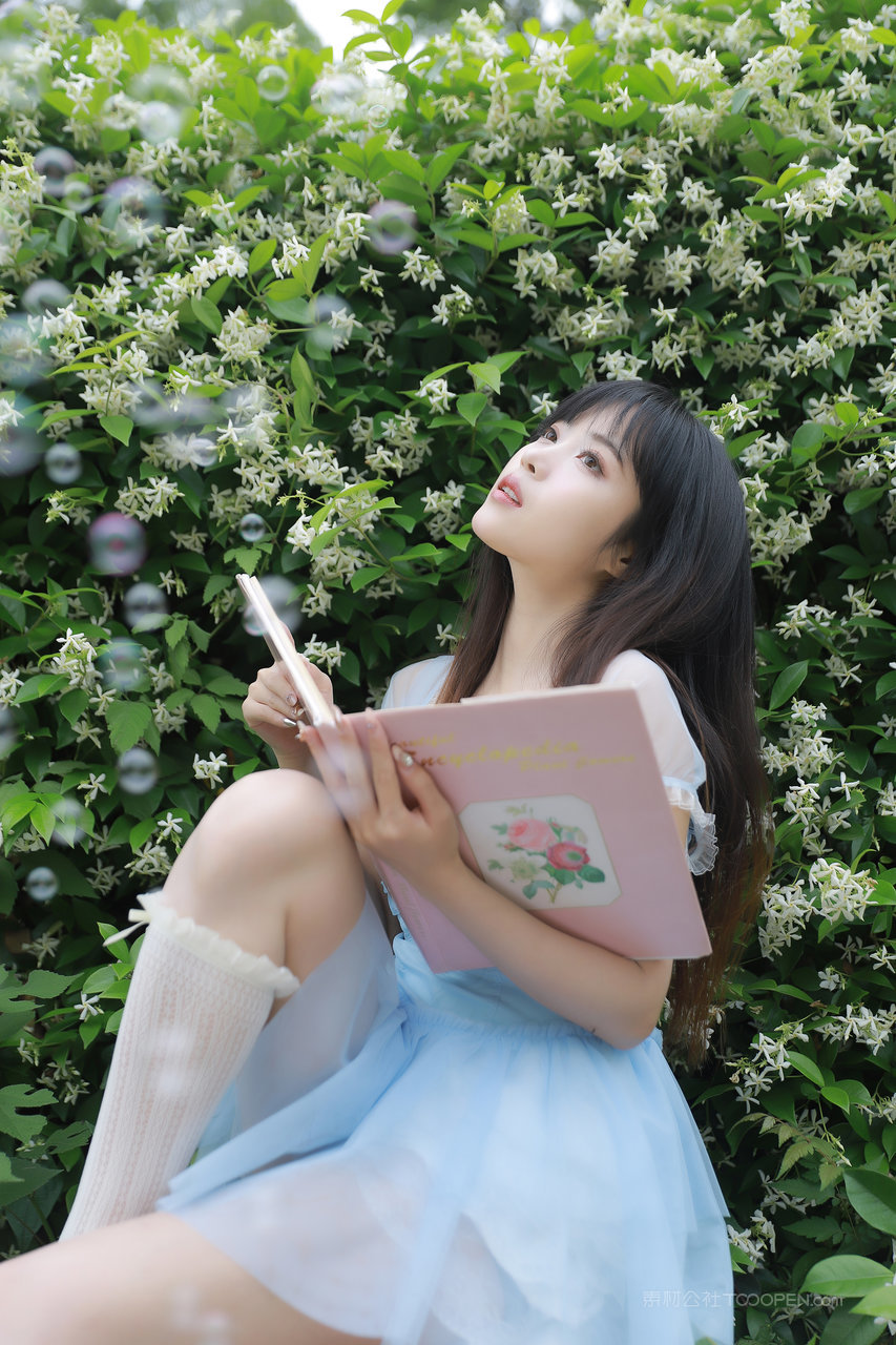 极品秀人网清纯美女大学生个人艺术照片下载