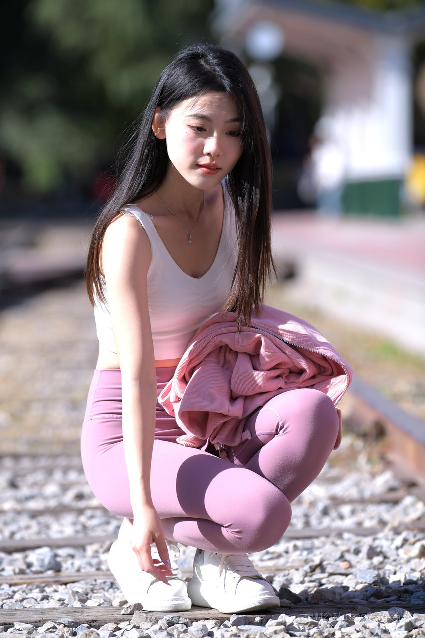 91大神街拍尤果网极品紧身裤美女瑜伽性感图片