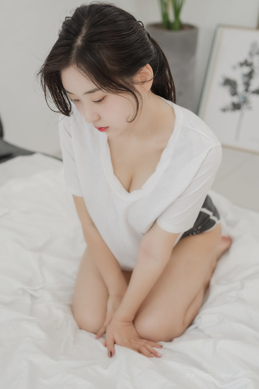 在线下载韩国三级美女主播真实自拍178图库