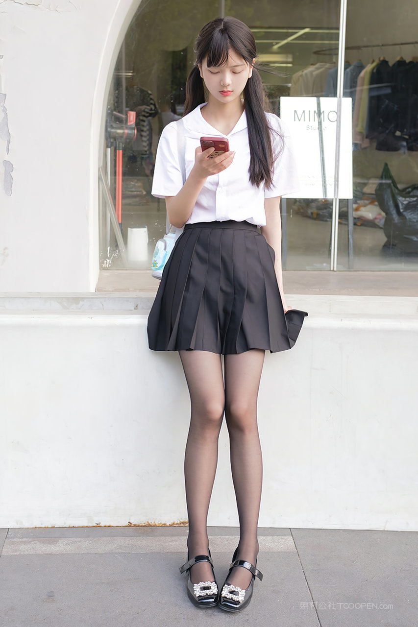 丰满长腿女性美女丰腴大胸气质性感少女