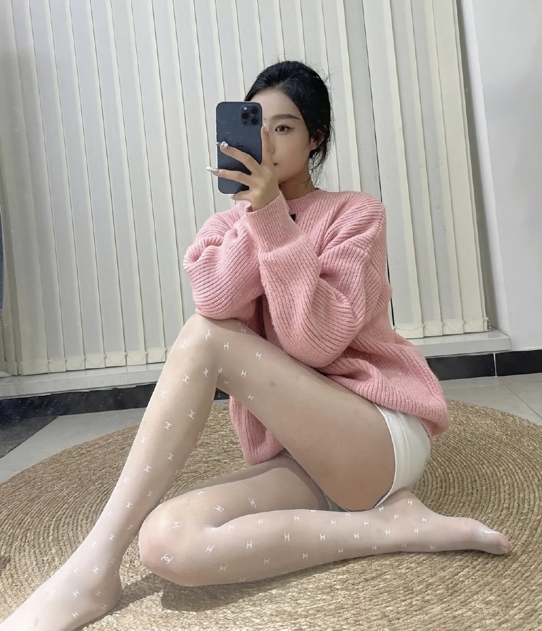 丰满丝袜美女美腿性感少女清纯长腿