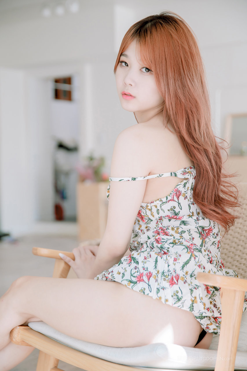 白嫩清纯女神高清人体艺术摄影图片