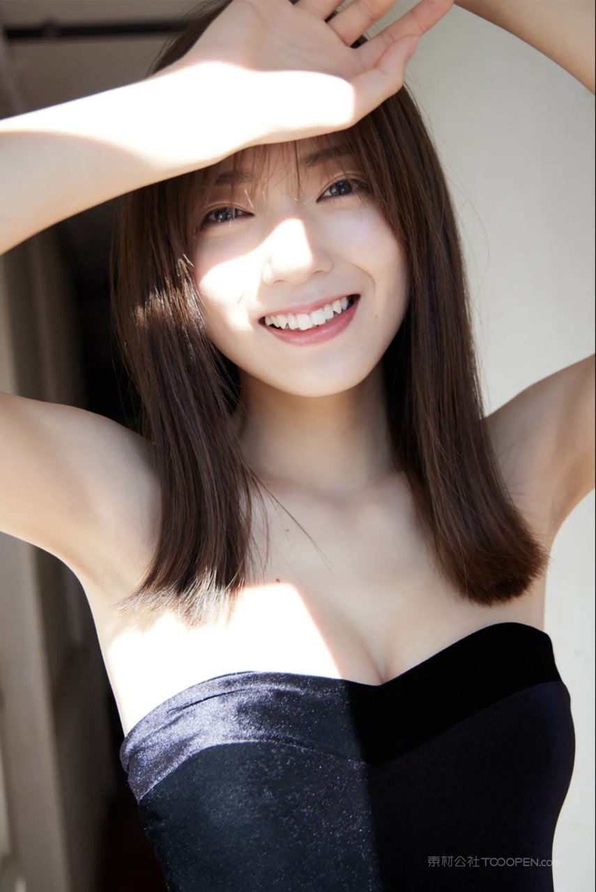 可爱清纯日本美女大学生艺术照