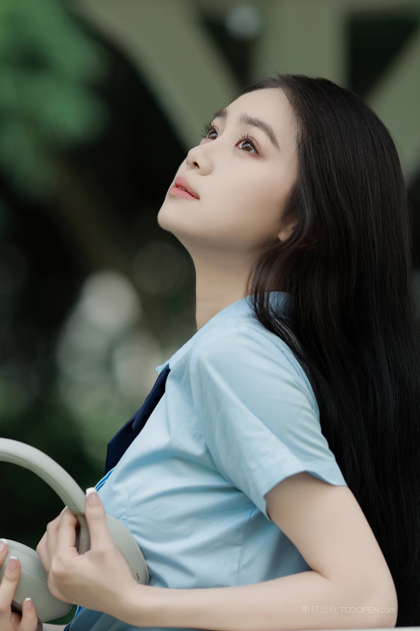 国模吧夏日校服裙摆美女高中生人像摄影写真图片