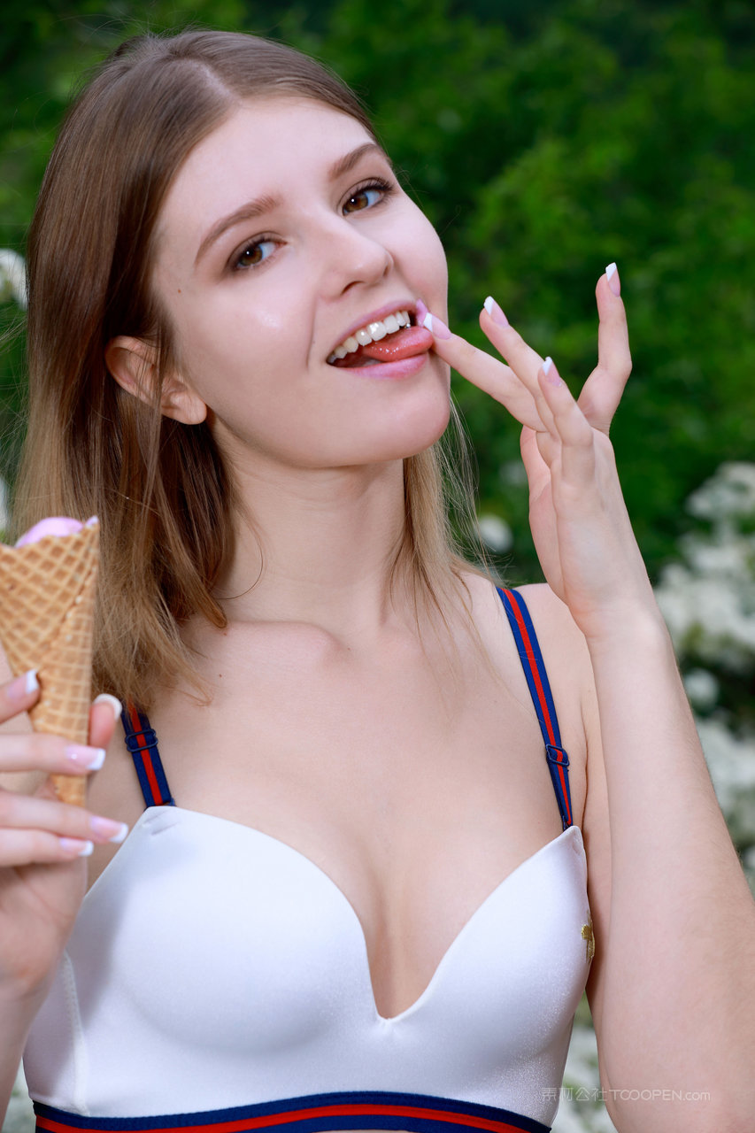 欧美JK超短裙美女模特图片