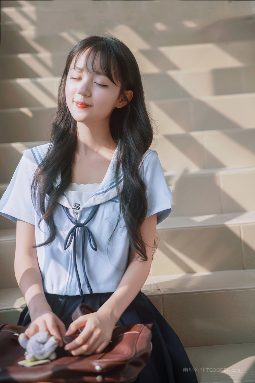 甜美美女校花图片