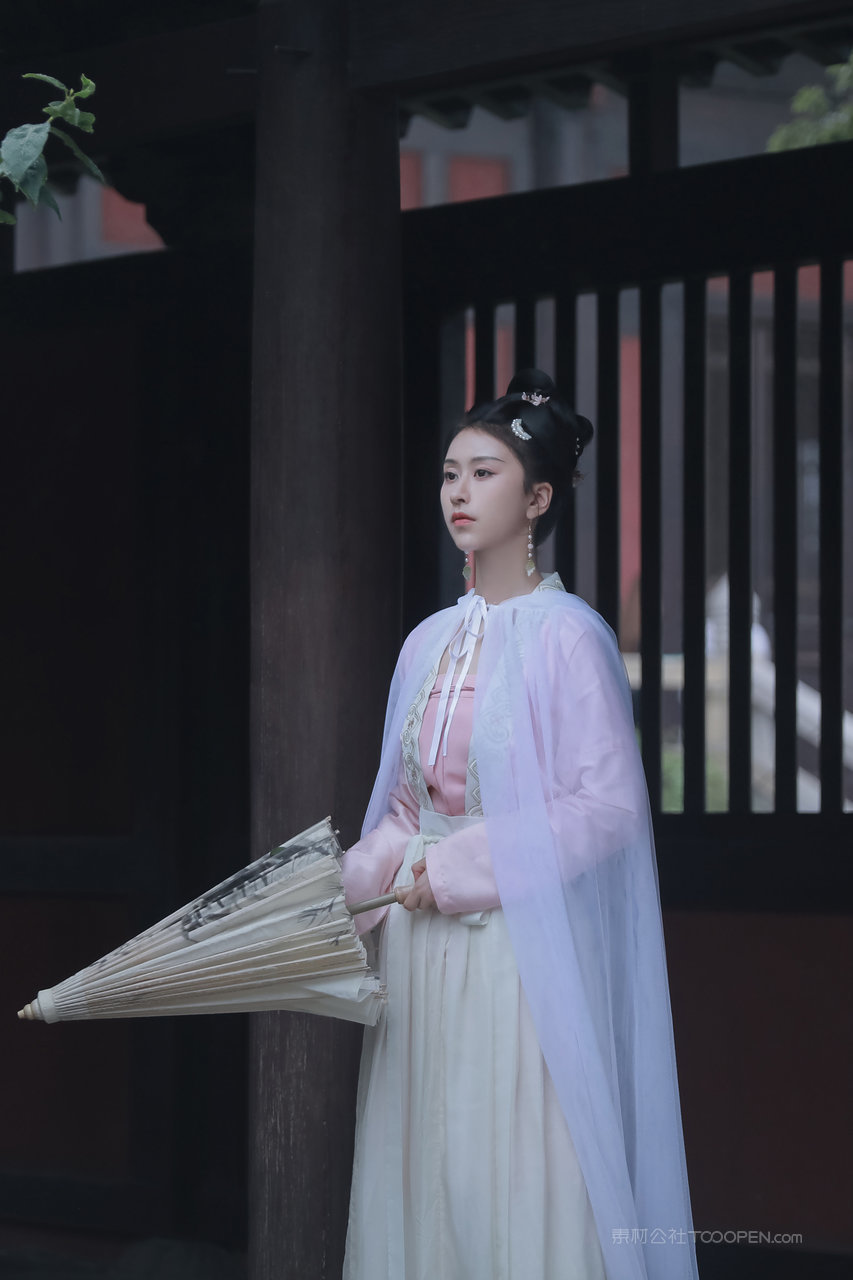 打着伞的气质漂亮古装美女唯美摄影写真图片