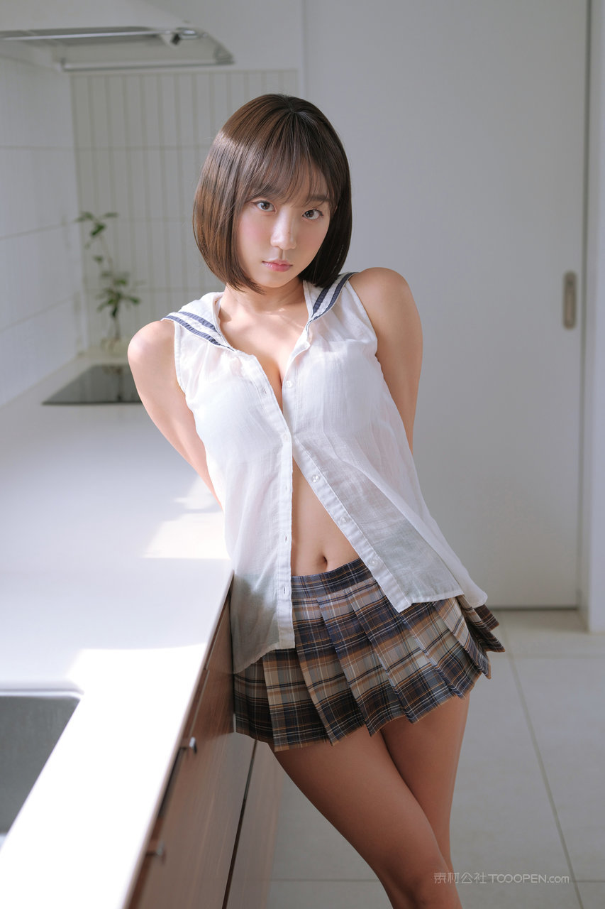 韩国三级粉嫩美女-李素英超短裙无码图片