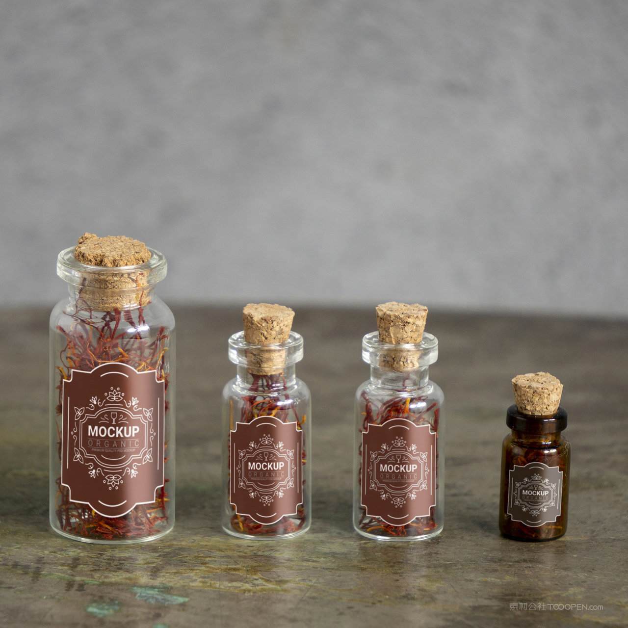 不同尺寸的透明玻璃瓶包装贴图样机