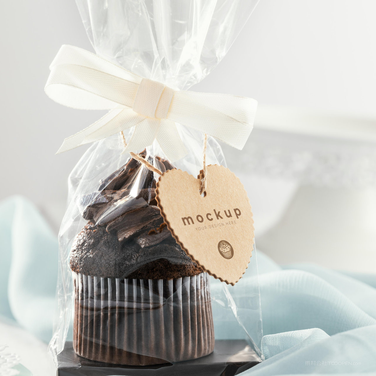 透明蛋糕包装贴图样机