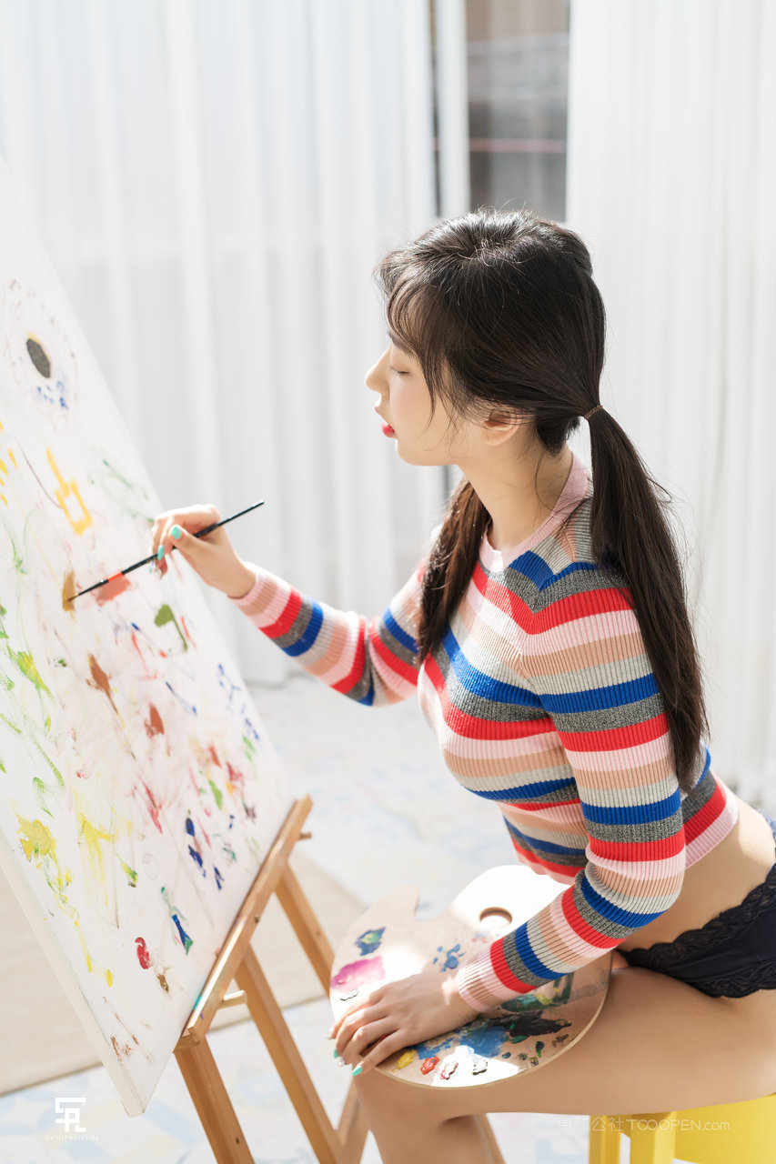 画画的韩国艺校女生美女**艺术申才恩zenny