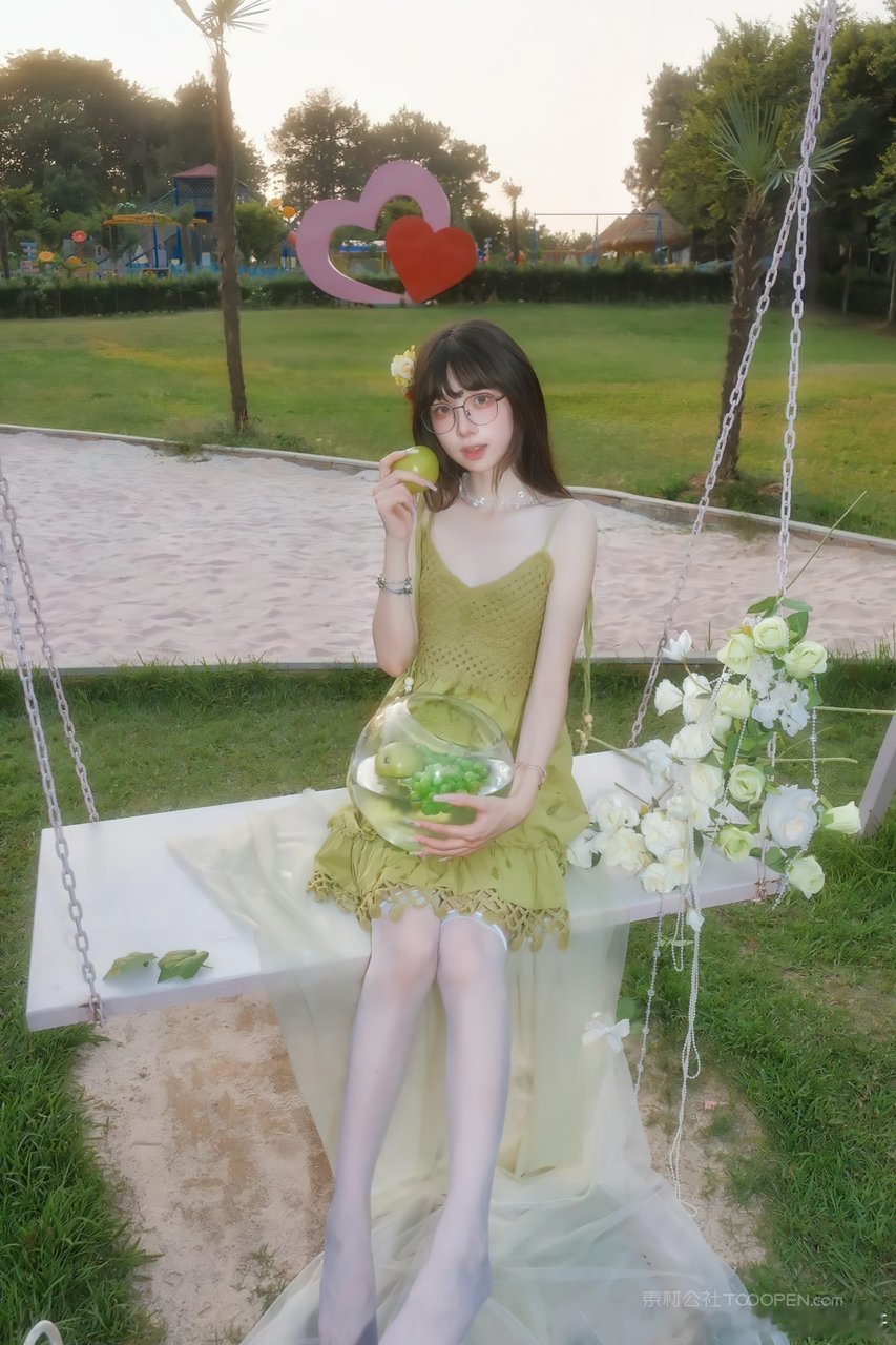 性感女神清纯美拍长腿美腿女性丝袜多姿