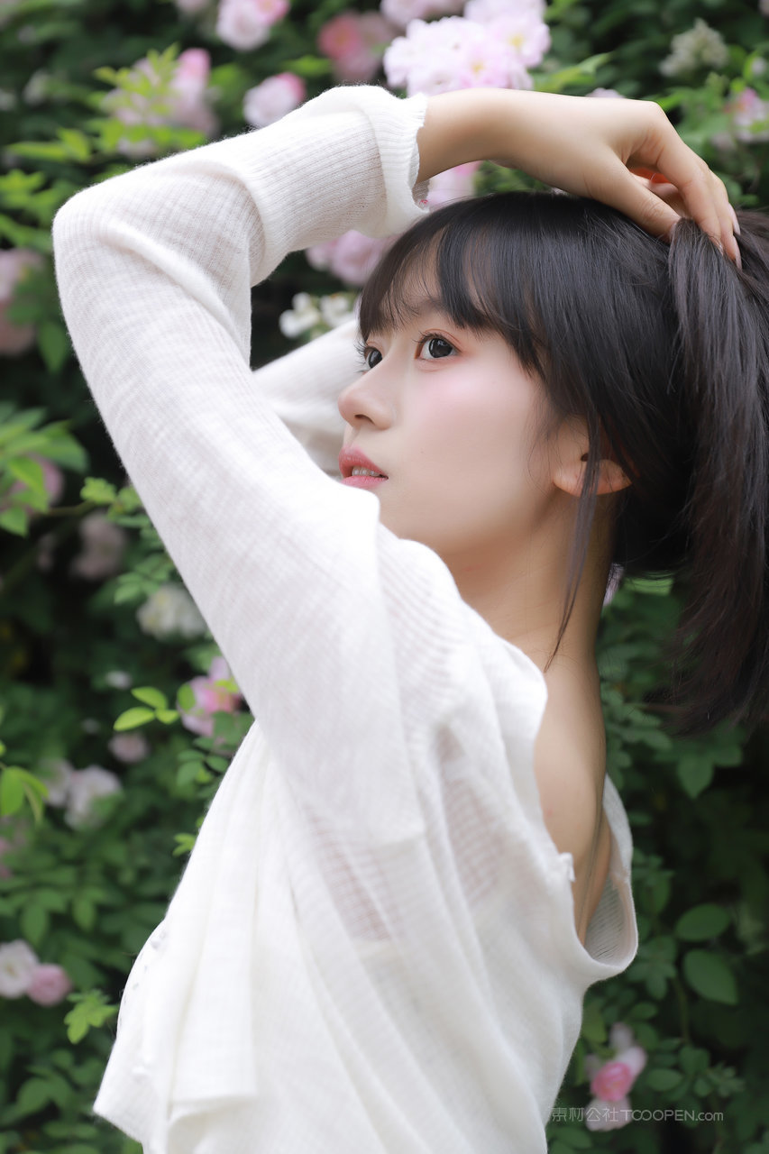 扎起头发的中国清纯女神高清大图