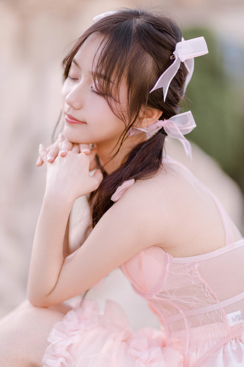 粉嫩清纯的甜美少女高清唯美美女手机壁纸图片