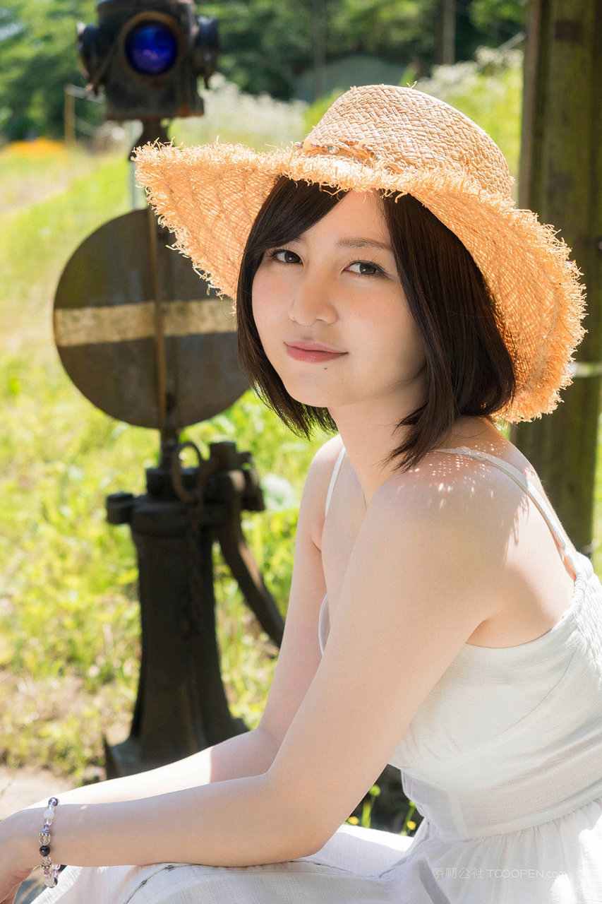 日本短发可爱女生清纯头像图片