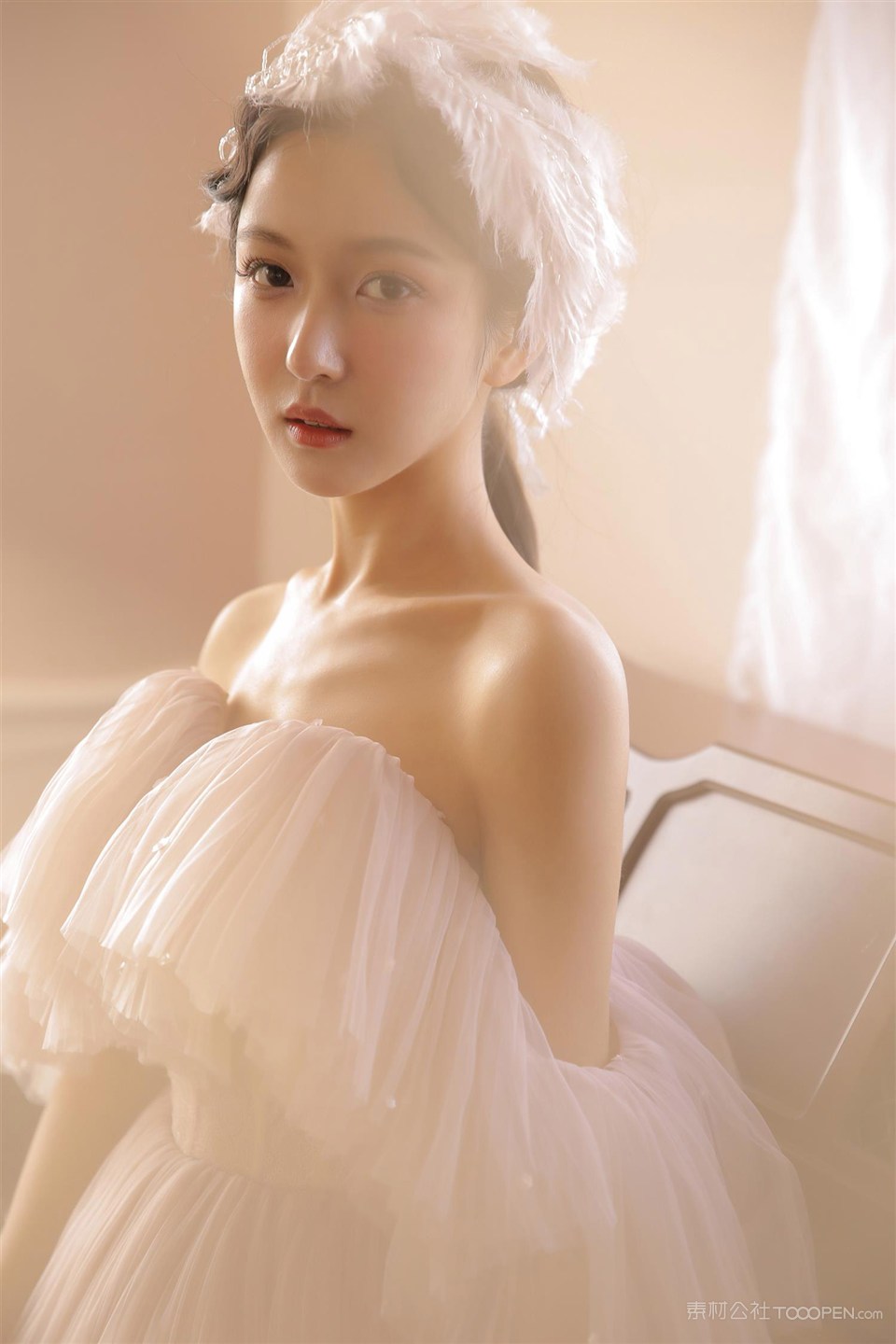 极品颜值粉嫩香肩清纯美女写真图片