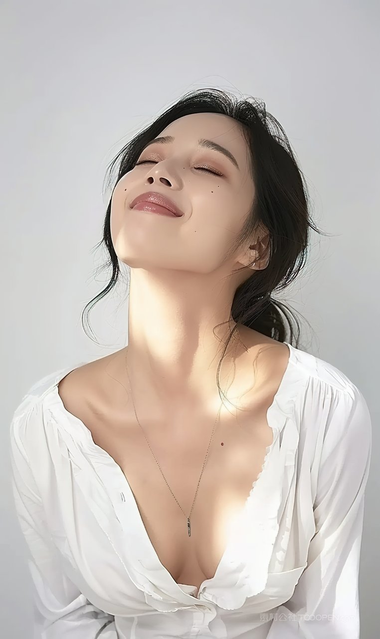 气质美女青春活力美容女性彩妆盛装