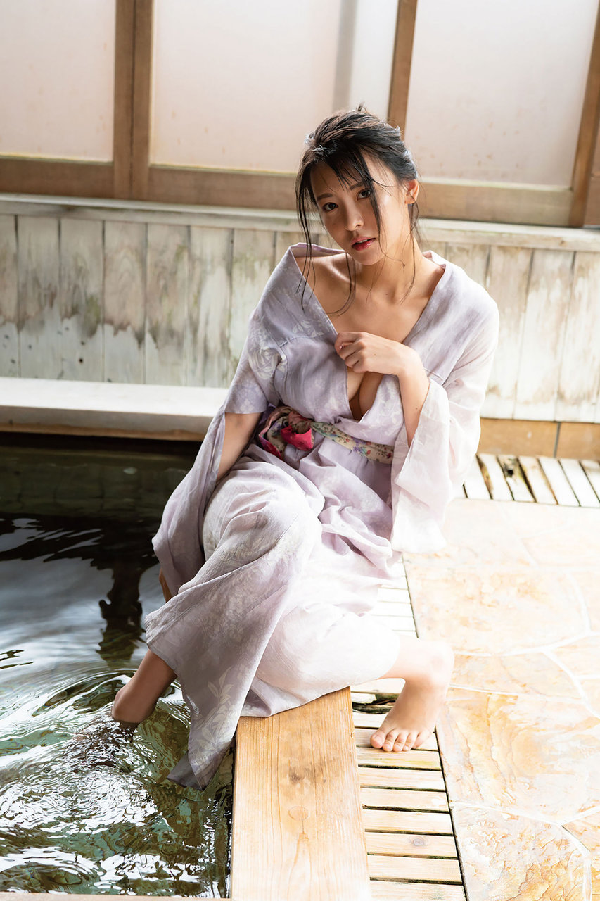 日本女优湿身图片