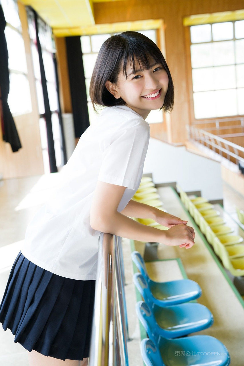 日本清纯可爱女生18MM131极品自拍艺术照片