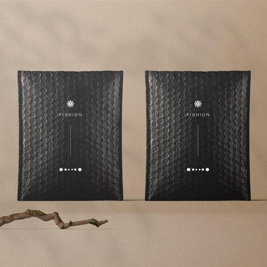 简约大气的黑色泡沫袋包装贴图样机