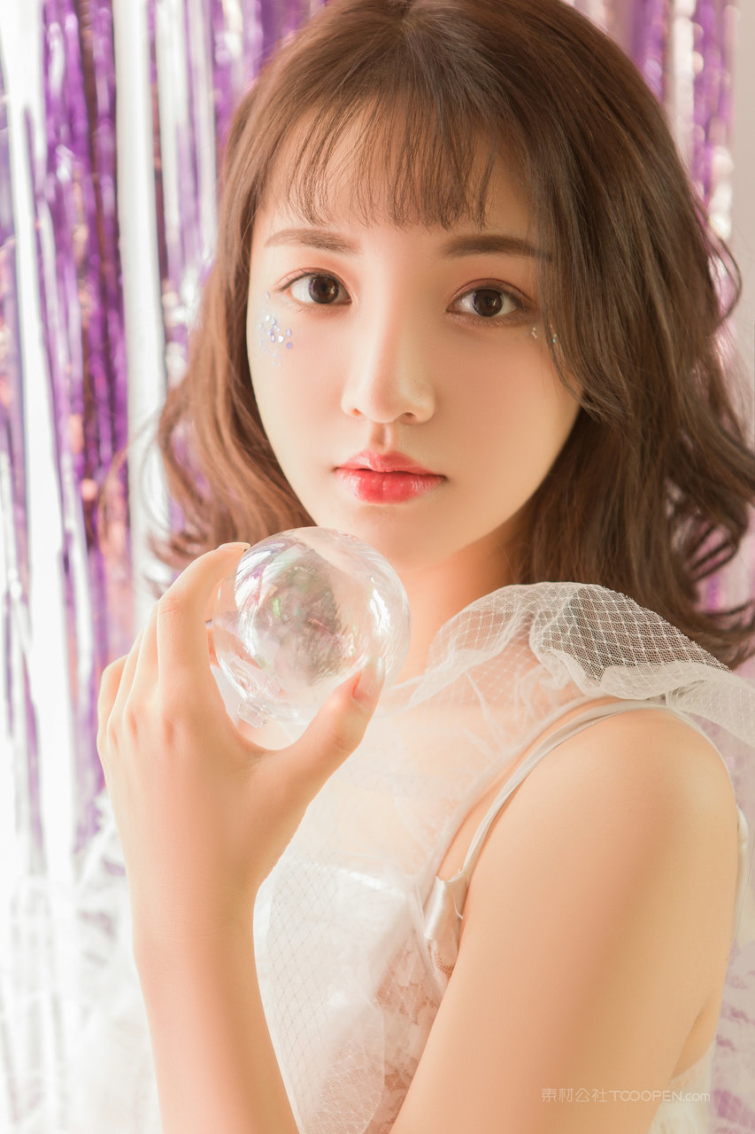 高颜值大眼睛甜美可人女生唯美人像摄影大图