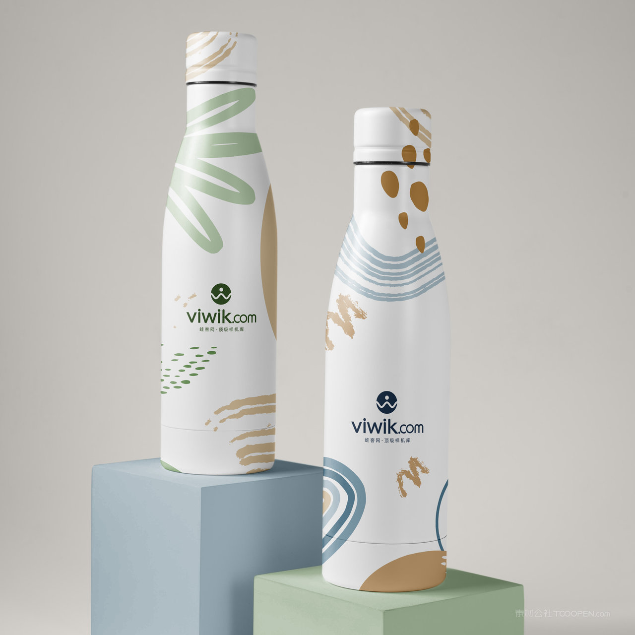 两瓶牛奶饮料包装瓶贴图样机