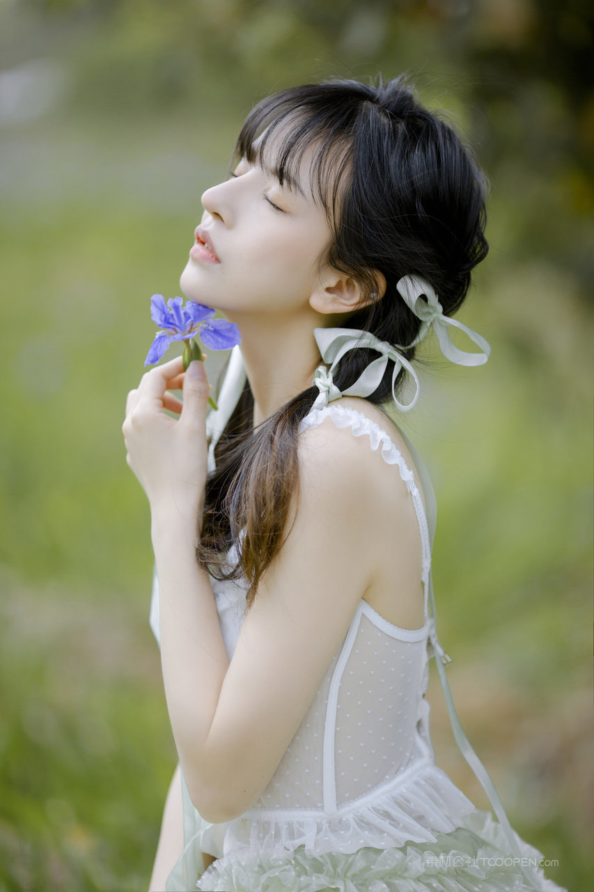 唯美清纯意境白皙动人女生高质量美女壁纸大图