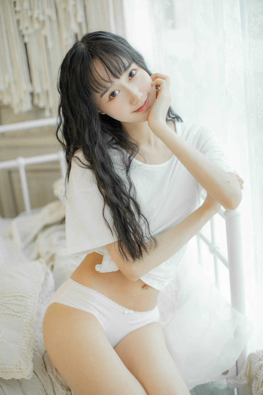 优优人体美少女艺术生活照套图下载