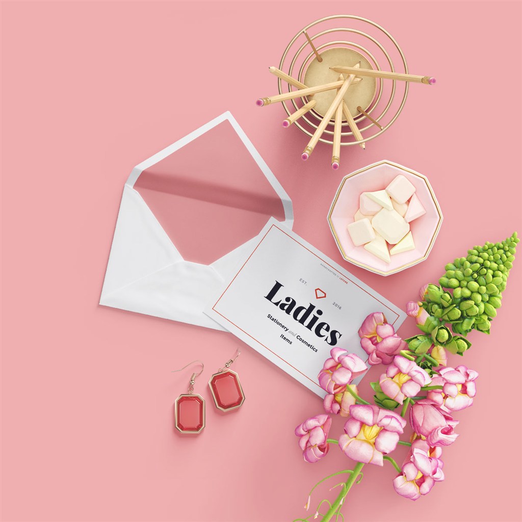 时尚化妆品珠宝耳环信封信纸包装设计样机贴图