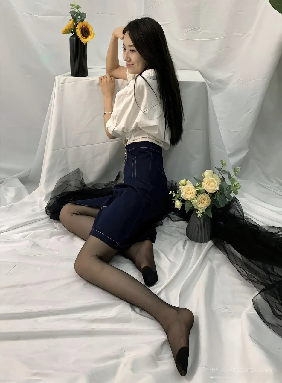 丝袜美腿性感清纯青春少女长腿美女