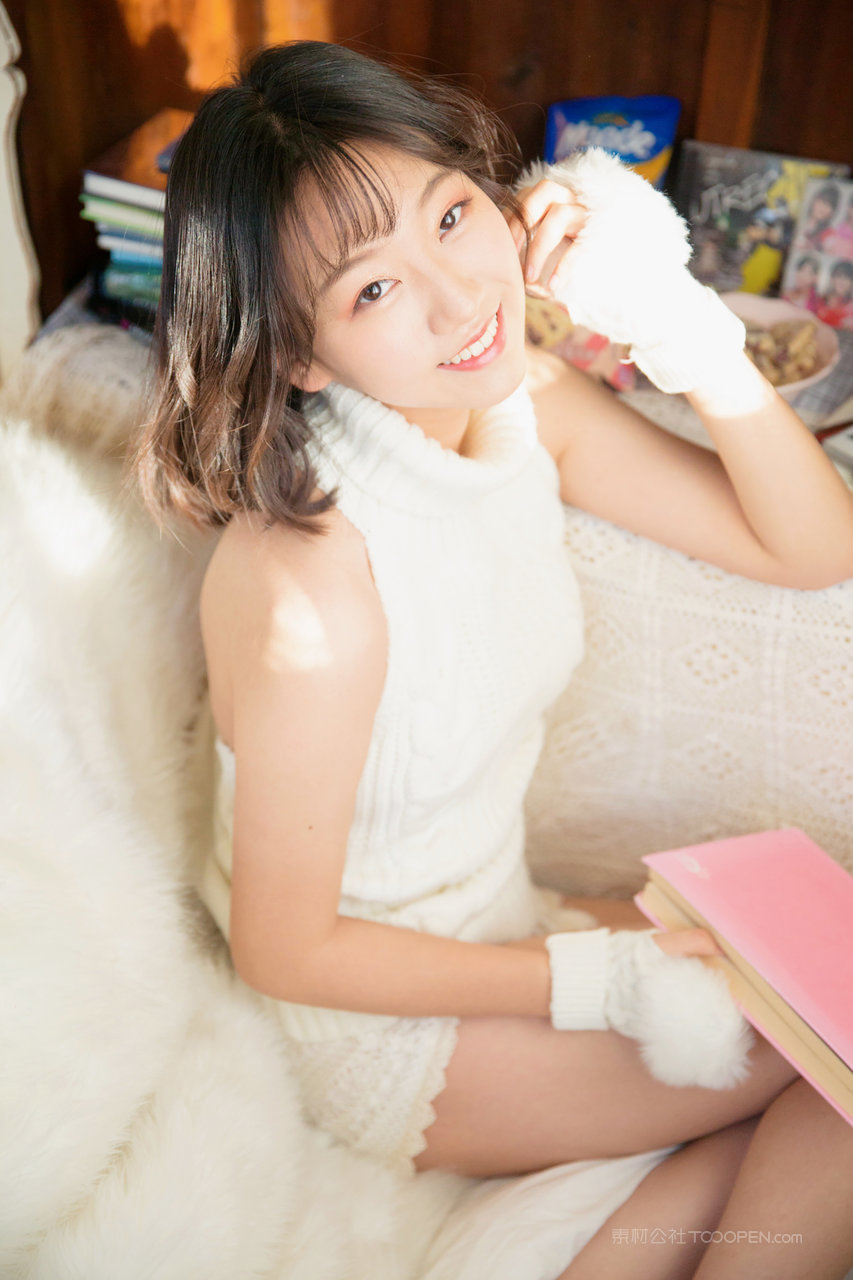 国产高清清纯女大学生生活照私拍写真图片