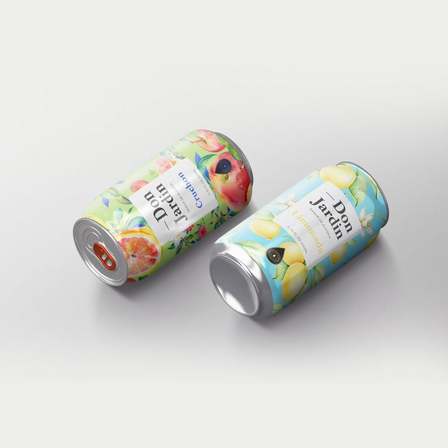 酒瓶饮料易拉罐样机素材