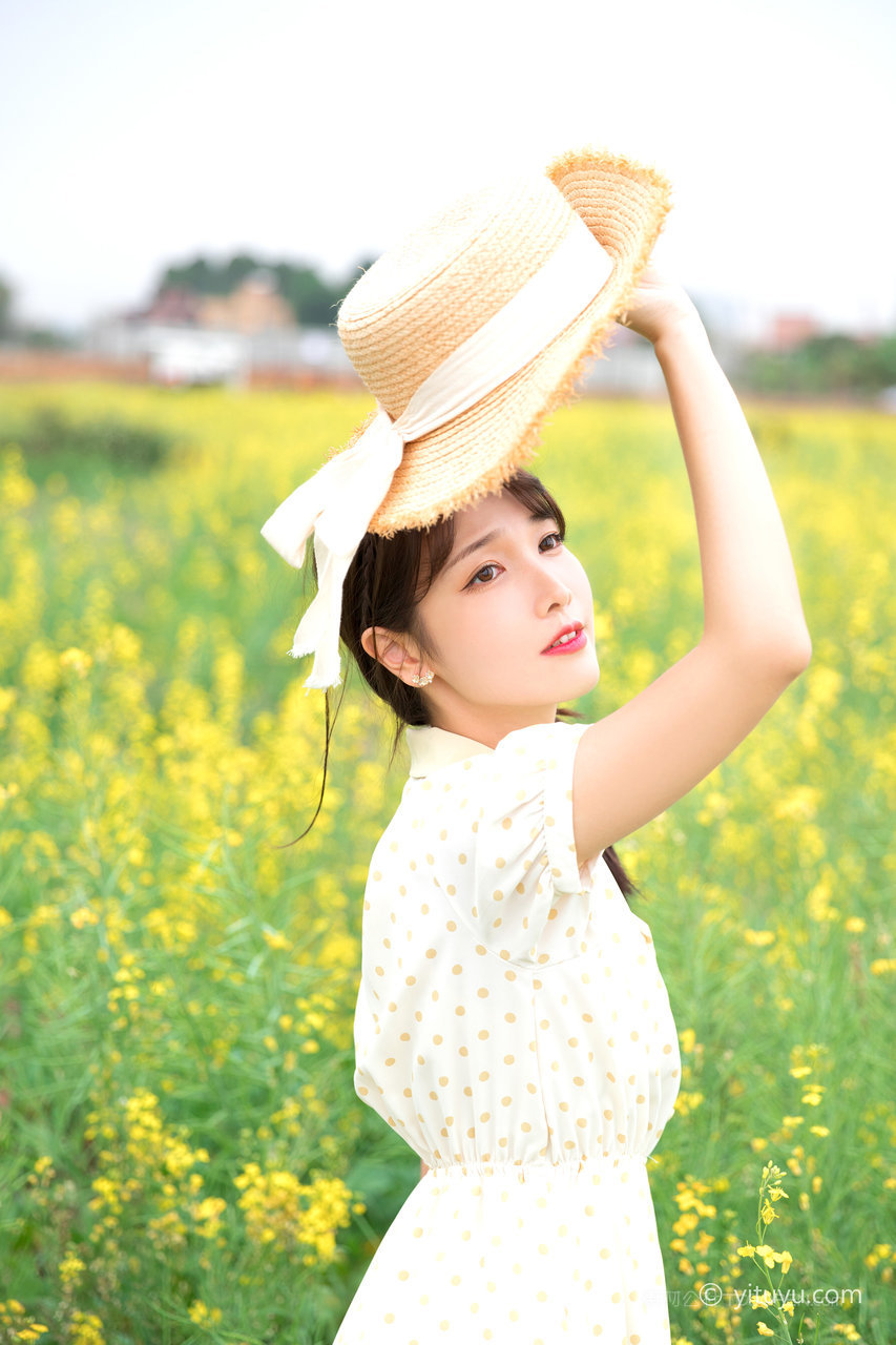 油菜花开美女女生艺术写真摄影图片高清