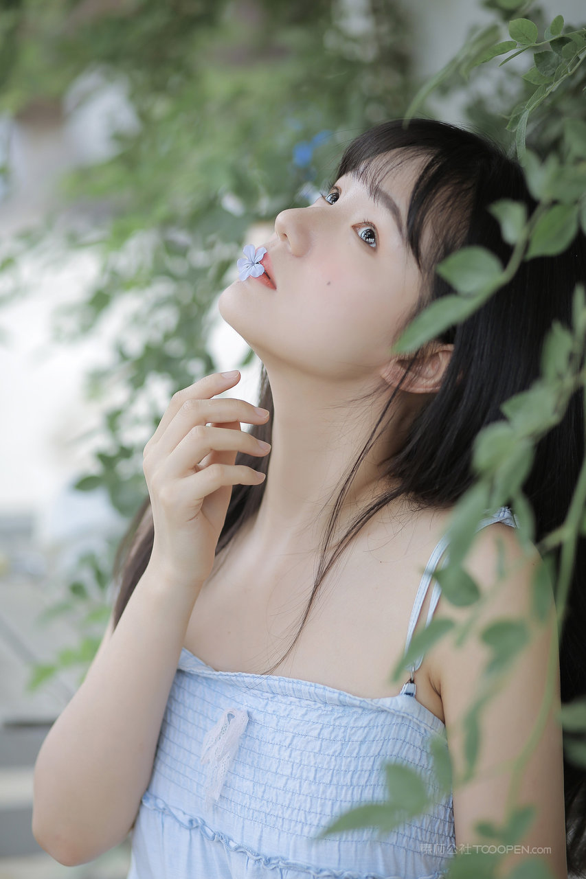 长相清纯的小美女唯美侧脸写真图片