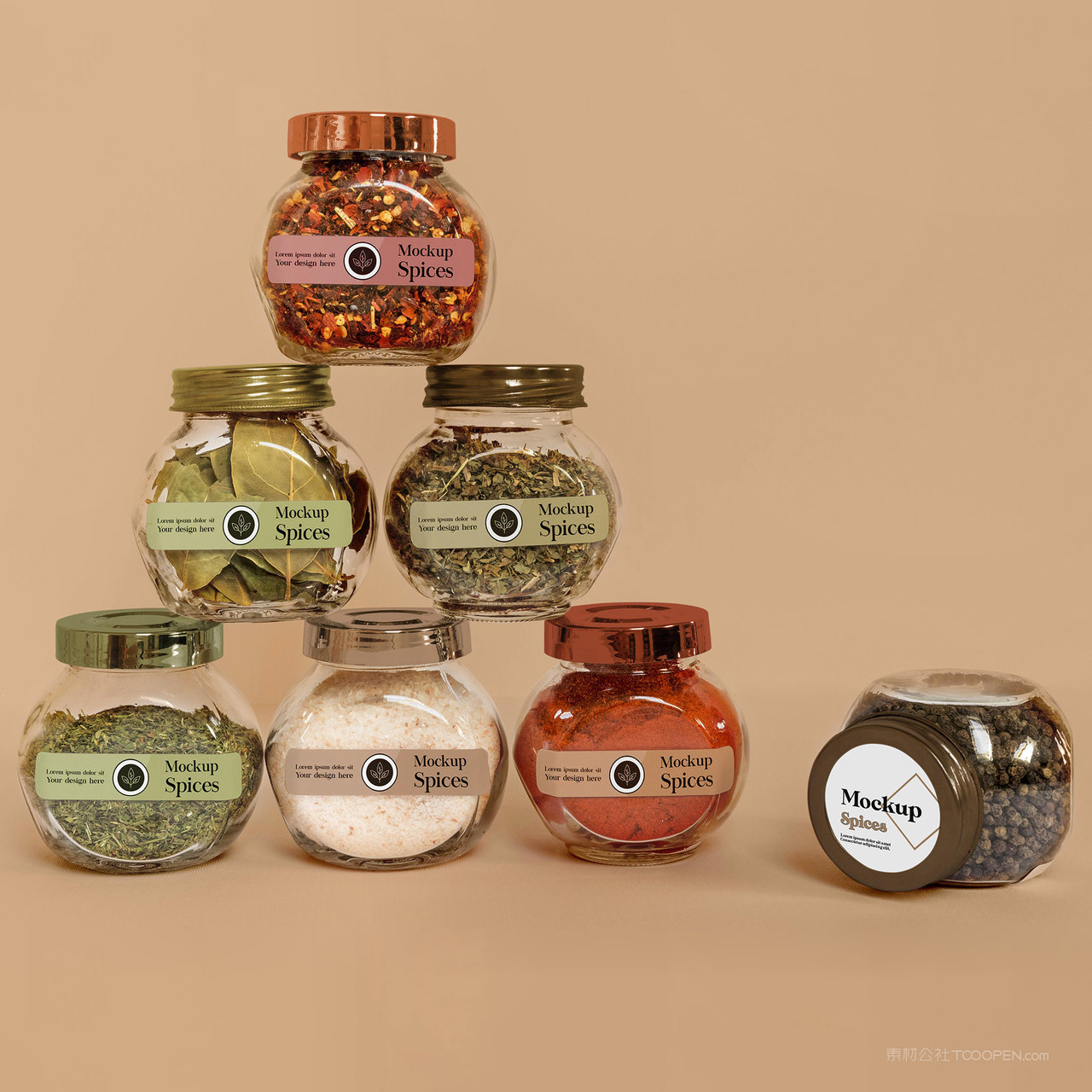 叠在一起的玻璃香料瓶贴图样机