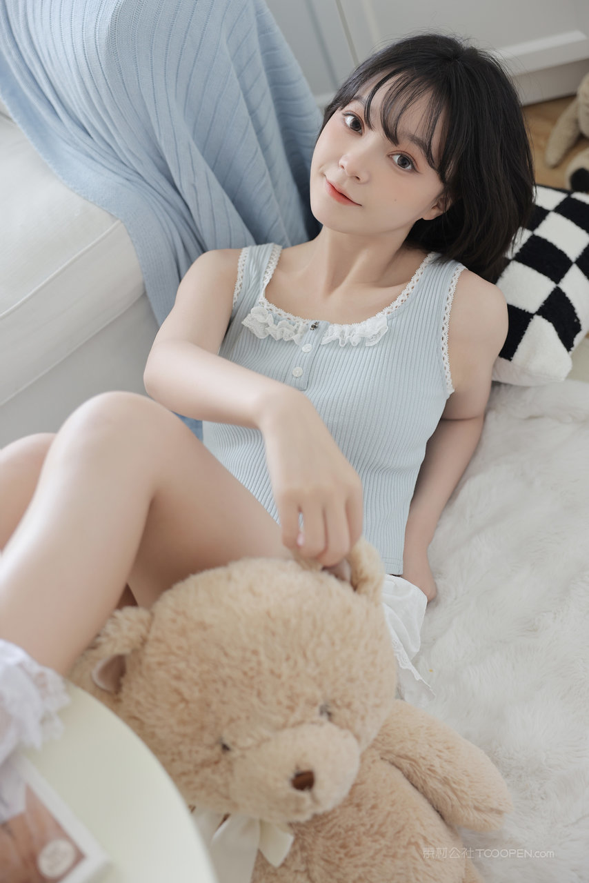 大眼睛少女照片