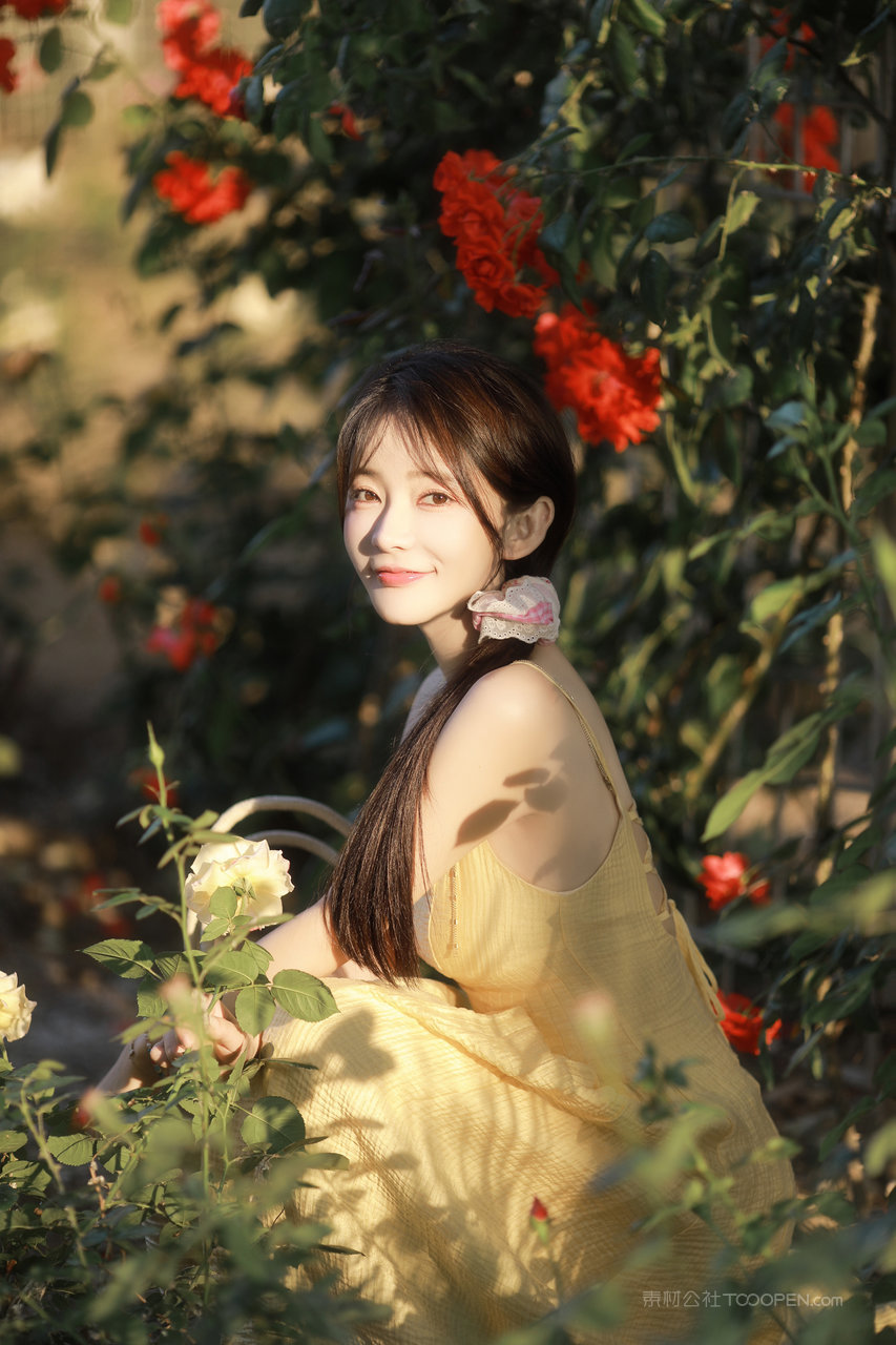 唯美清纯美女网红户外赏花个人艺术写真图片