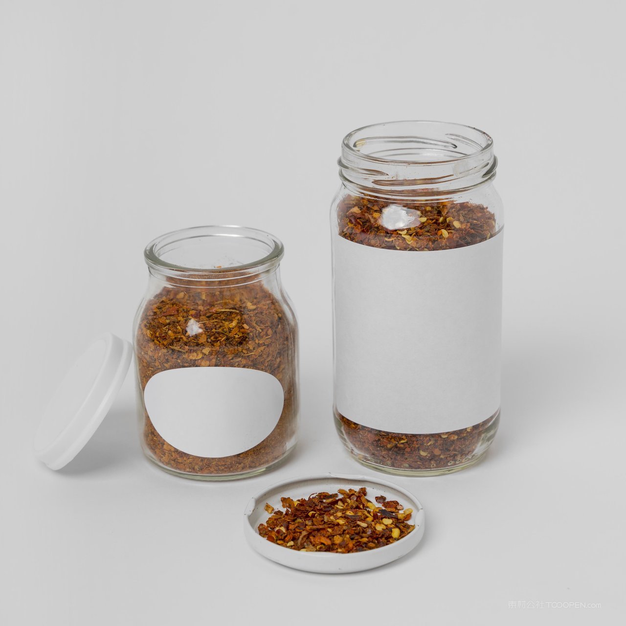 装了辣椒粉的玻璃瓶贴图样机