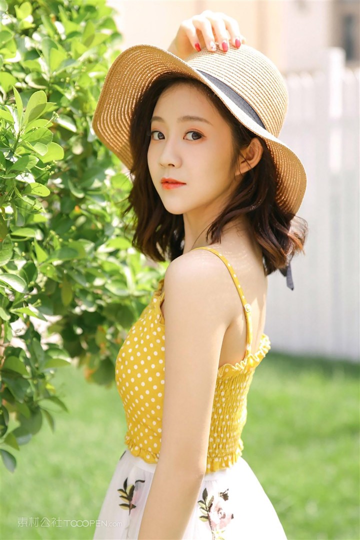 戴着帽子的高清气质女神图片