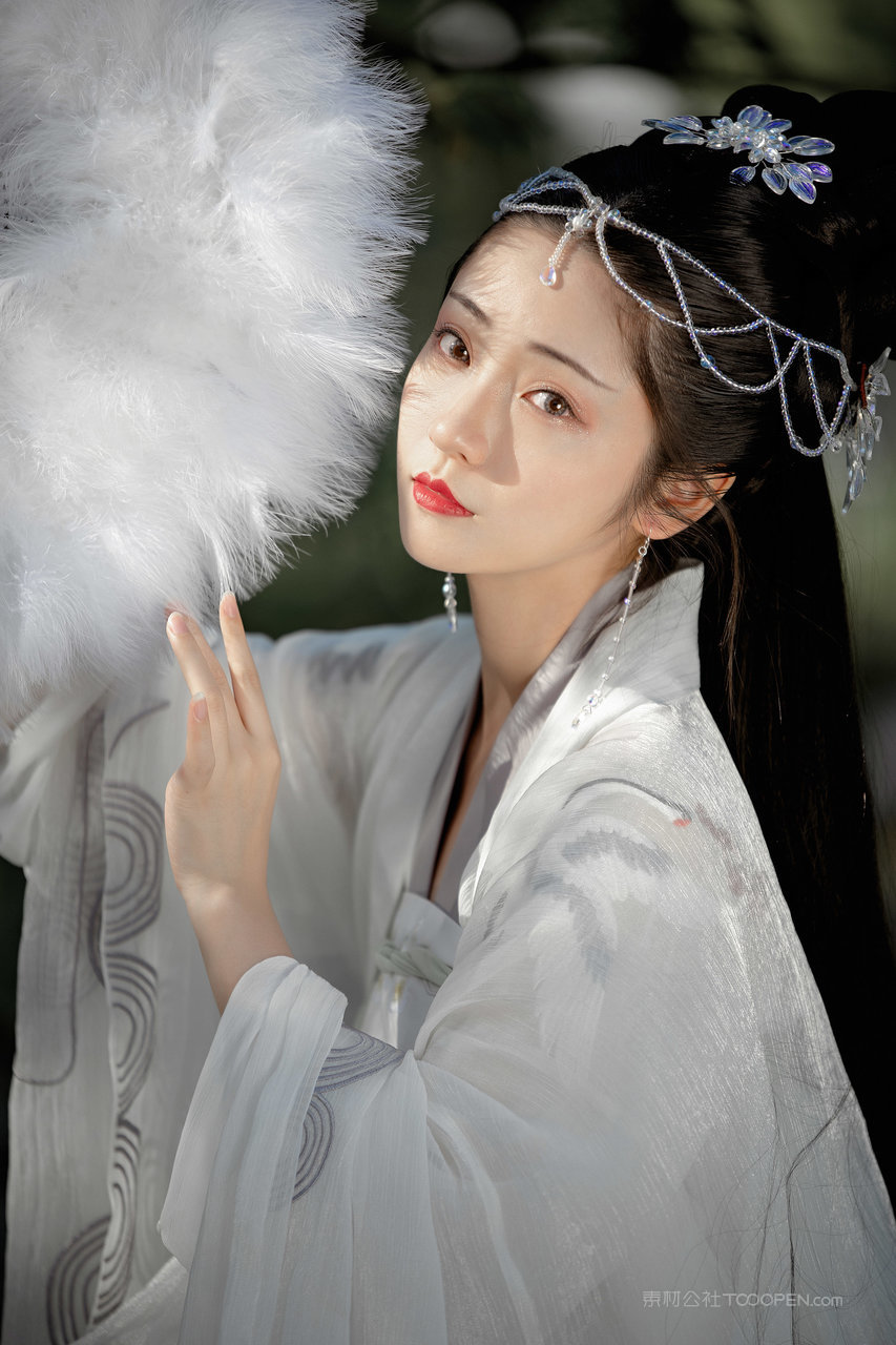 唯美温柔古典美女艺术写真图片大全