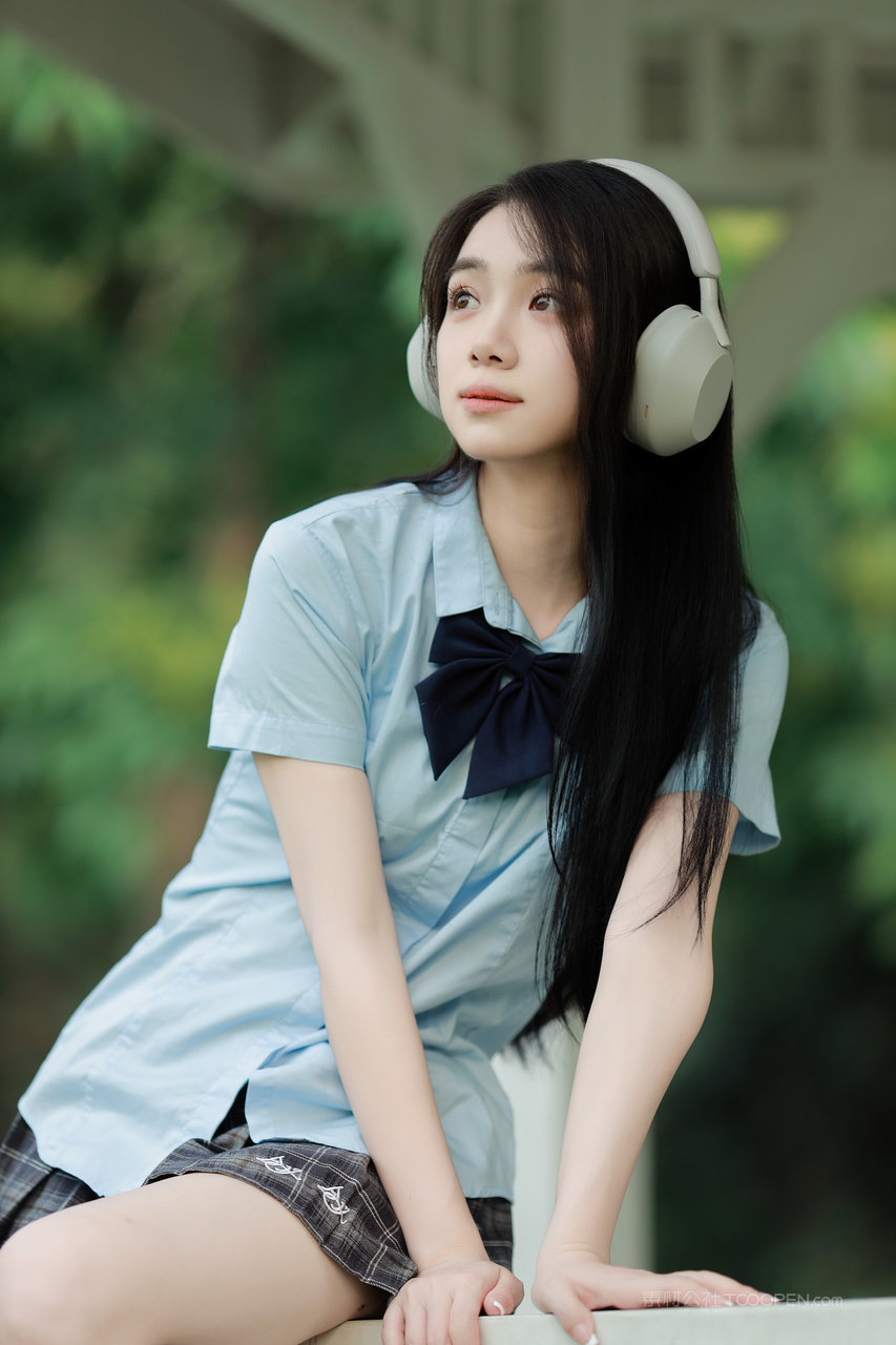 恬静养眼的美少女JK制服唯美人像摄影写真图片