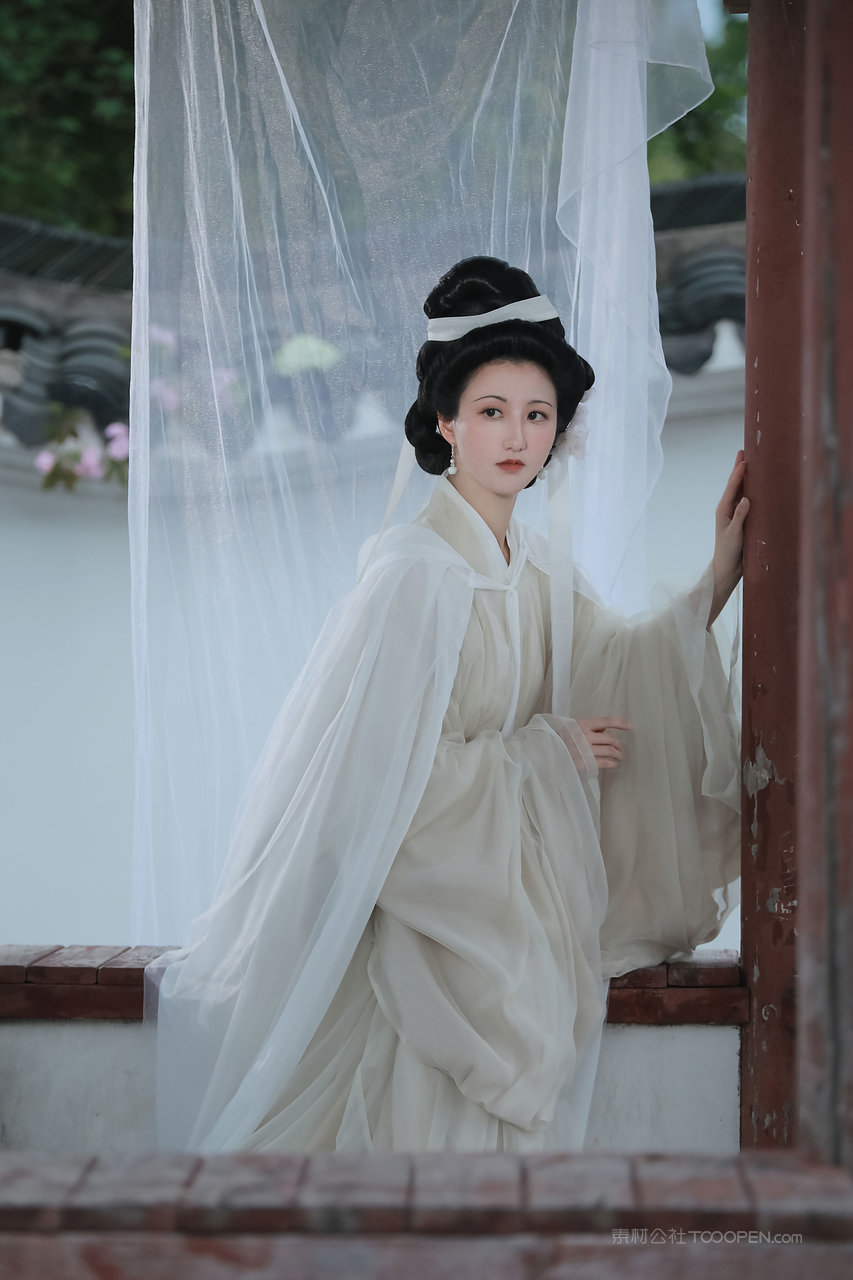 白衣古装美女图片