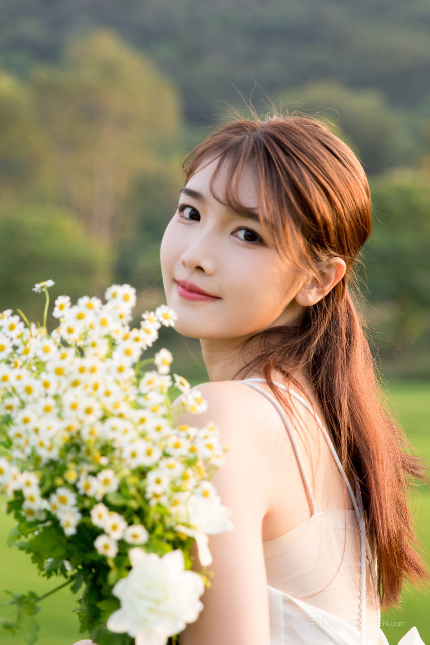 唯美养眼女生头像2022最新高清美女壁纸图片大全