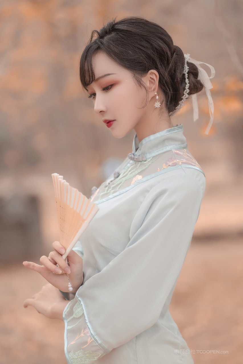 4K超清温柔古风汉服美女手机壁纸图片免费下载