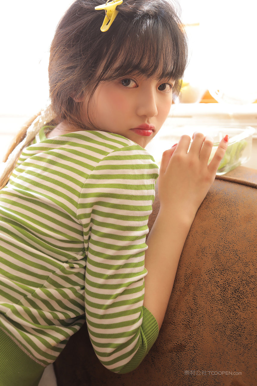 性感甜妹高清美女壁纸大图