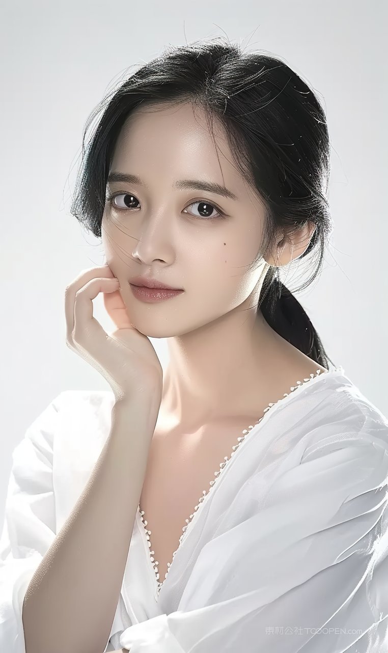 清纯个性时尚美白美女女性彩妆护肤青年