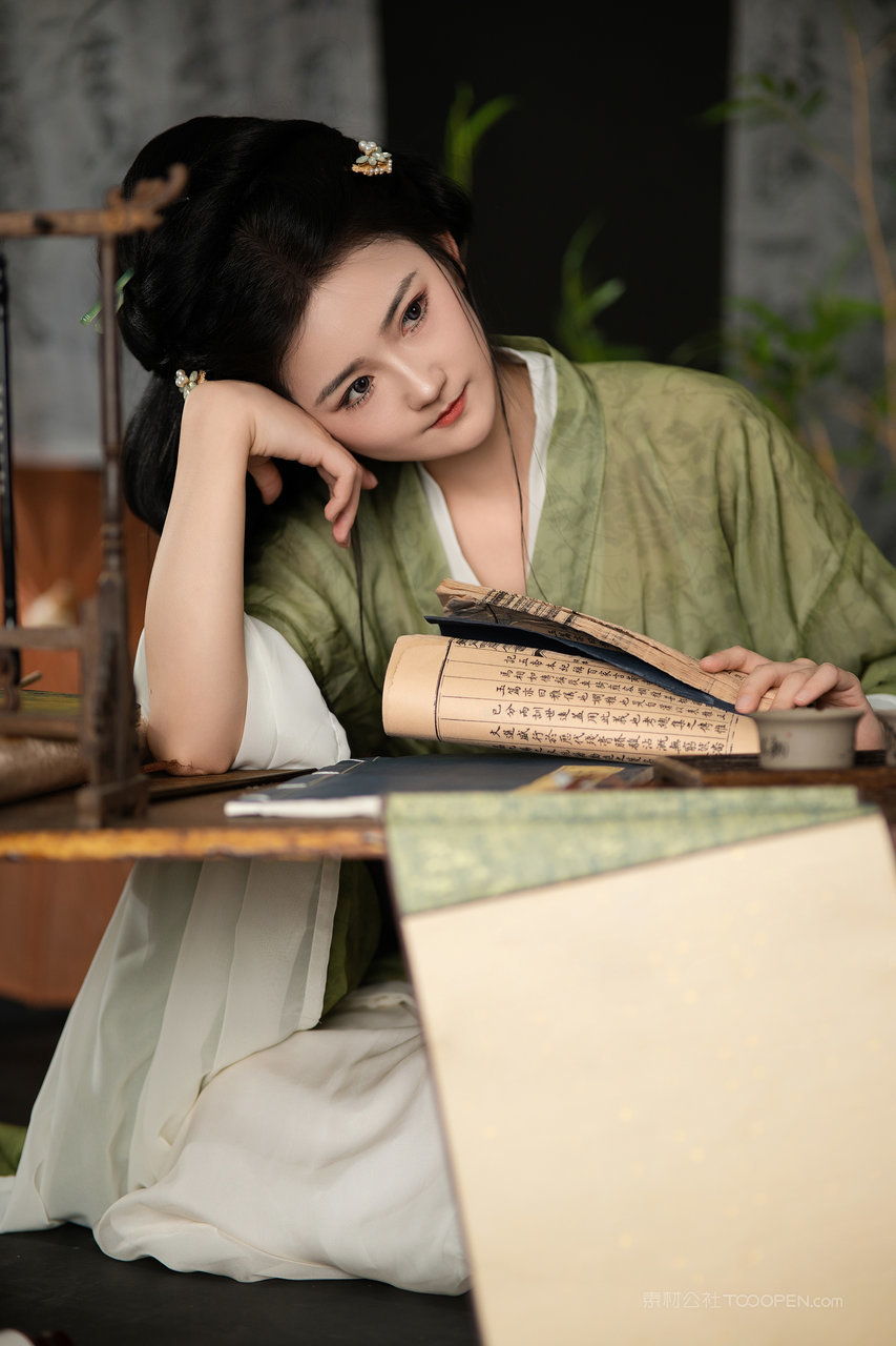 唐宋大家闺秀美女古典摄影图片