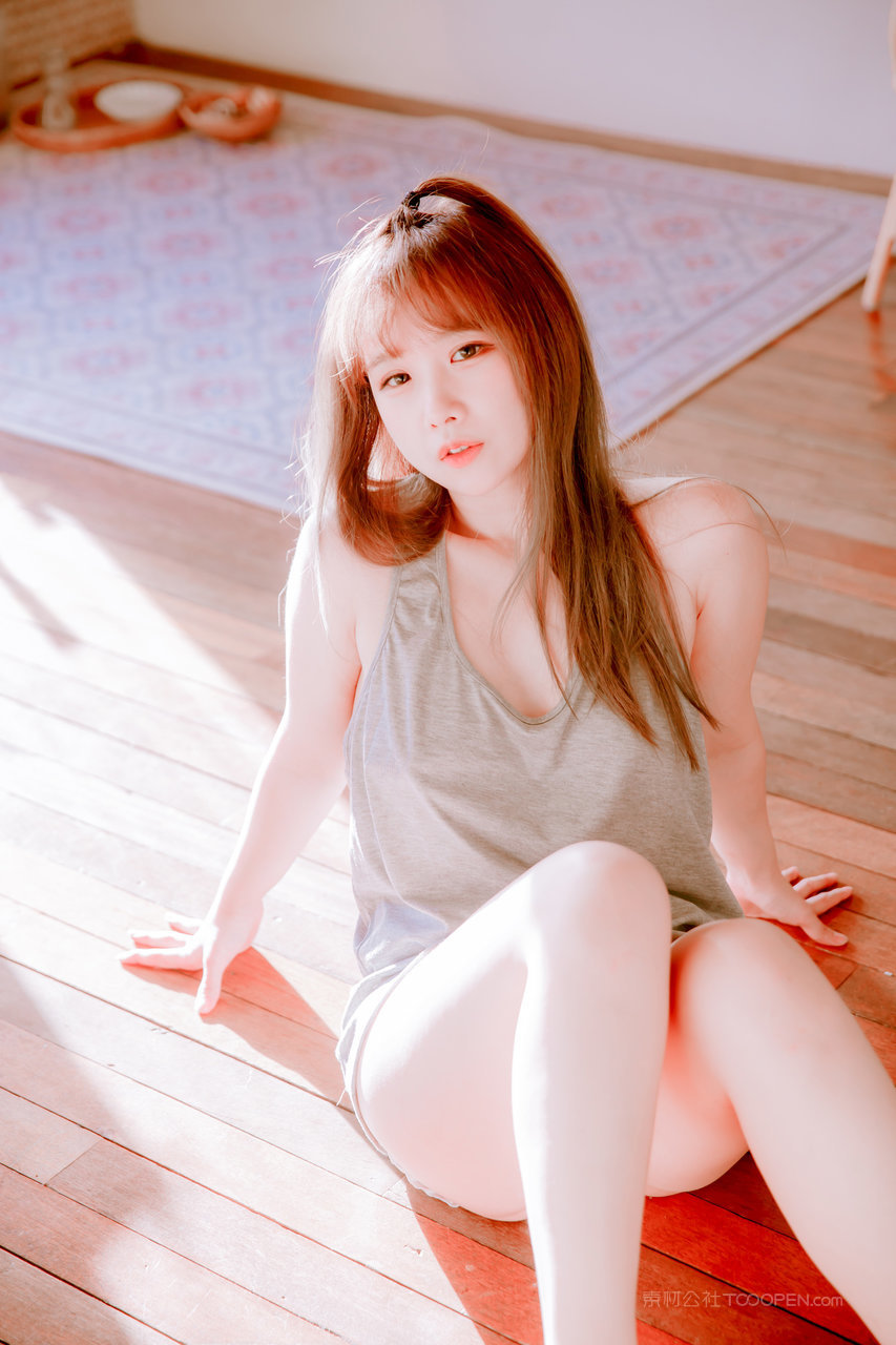 国产清纯粉嫩少女高清艺术写真图片